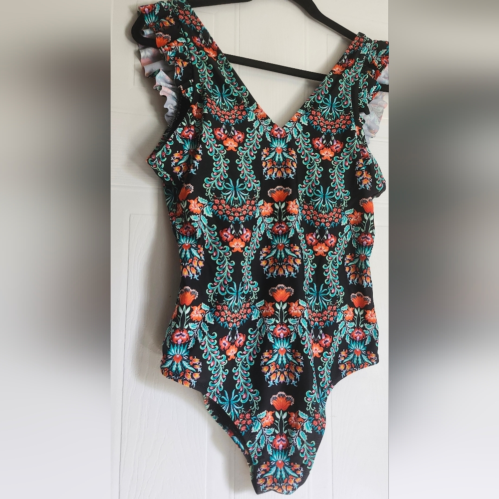 Jessica Simpson Black Floral Blouse